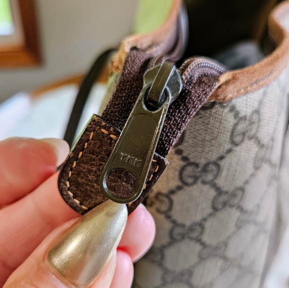 Gucci Supreme large vintage zippered tote - Picture 7 of 12
